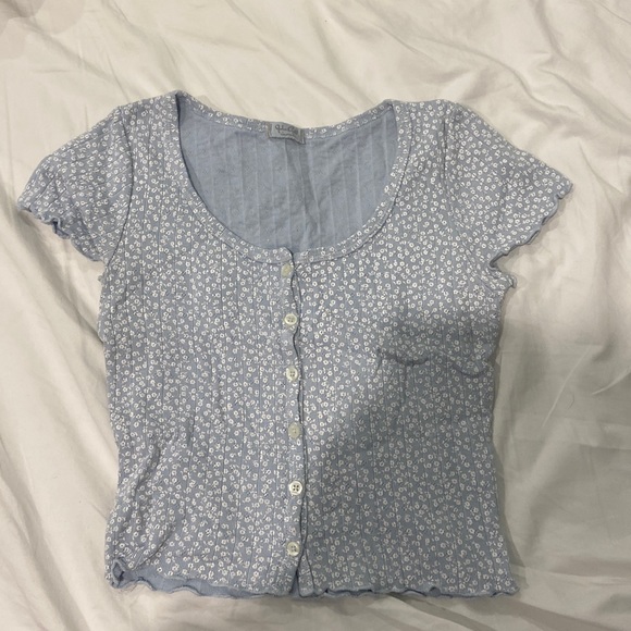 Brandy Melville Tops - Brandy Melville Zelly ruffle top